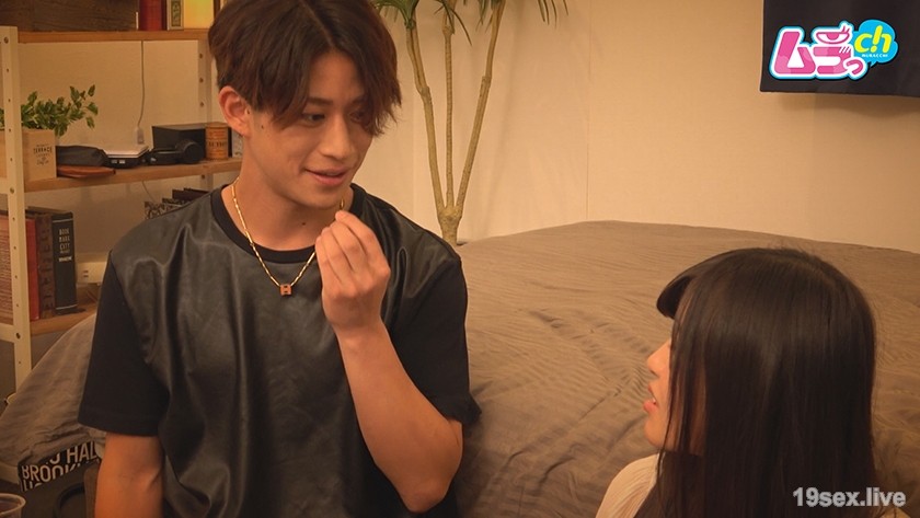 477GRMR-108 人类观察：一个非常英俊的男人，让在家喝酒没赶上末班车的天真的女性朋友变成了他的性朋友。-视频截图-2