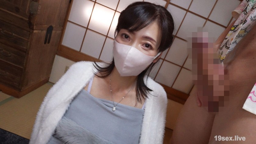 413INSTV-628 一个50岁的成熟女人，她打算还清自己的身体，但最终被过度强烈的性爱淹没了-视频截图-4