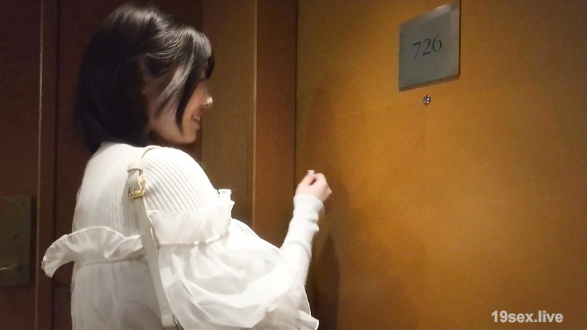 SIRO-5468 参加了一场选美比赛的整洁而干净的女大学生，使她出于好奇心！一个20岁的男友和一个认真的男朋友，既是学者又是兼职工作，实际上是一个喜欢性爱的女孩，她每周两次做爱，每天自慰！？每次触摸她时，她的F杯敏感的乳房都会抽搐，湿润的剃光猫在她不断重复她的时候就变得很高兴：“我来了……我要来了……！”她在Gap Swamp AV中的首次露面，在她迷人的职业生涯背后揭示了她的真实本性！[第一次拍摄]在线应用→AV试用拍摄2360-视频截图-1