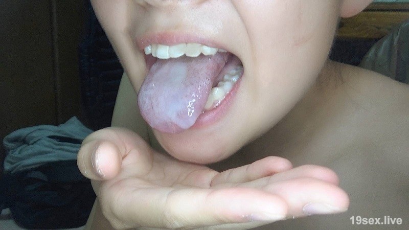 FC2-PPV 1353270 【单人射击㊹】县立K3处女阿美☆居家突击初体验！生矛射在嘴里 [有奖金]-视频截图-6