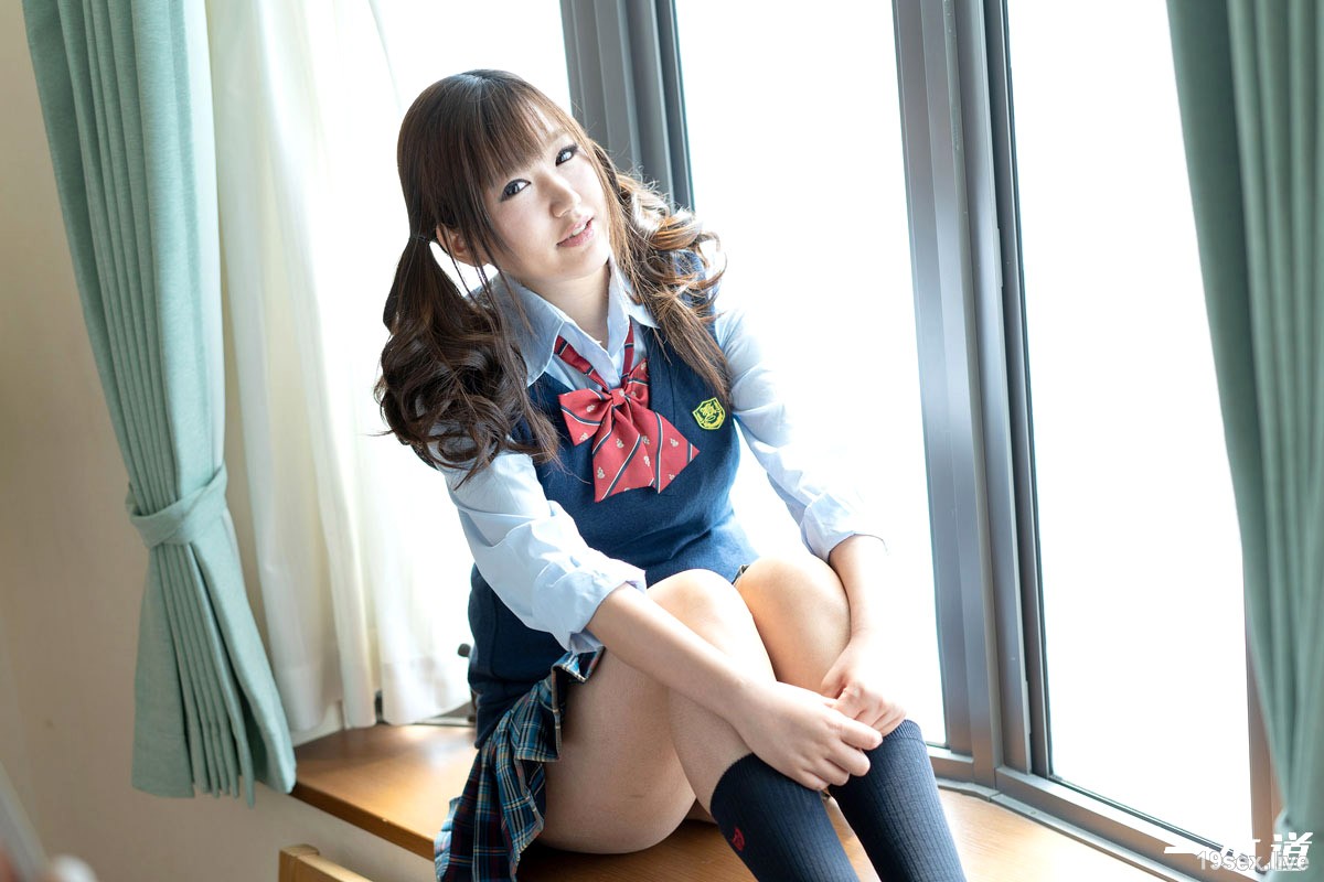 071620_001 爱屌即食奶嘴～制服美女是大叔杀手～-视频截图-9