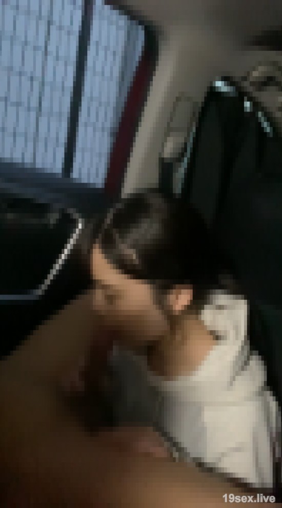 fc2-ppv 1649597 【个人拍摄】大量射精干净的女大学生车内口交深吻（三木第3次）-视频截图-1