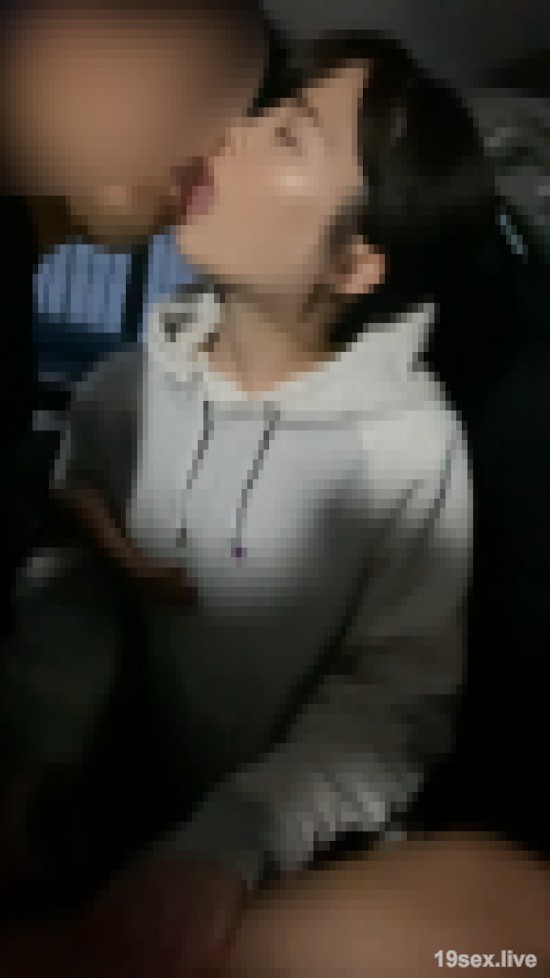 fc2-ppv 1649597 【个人拍摄】大量射精干净的女大学生车内口交深吻（三木第3次）-视频截图-5