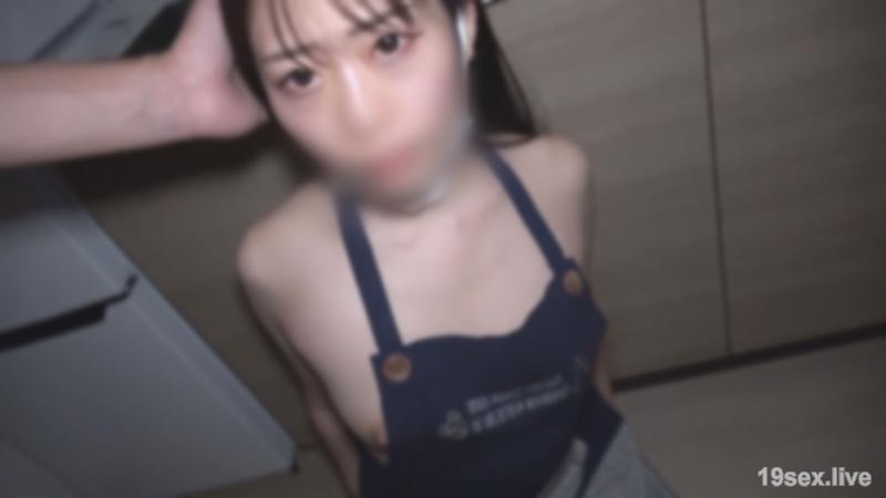 fc2-ppv 3138826 《#66》对男人太投入的可爱保育员。用家常菜和裸露的性欲抓住你的心脏和胯部♡谢谢你的用餐♡{-视频截图-2