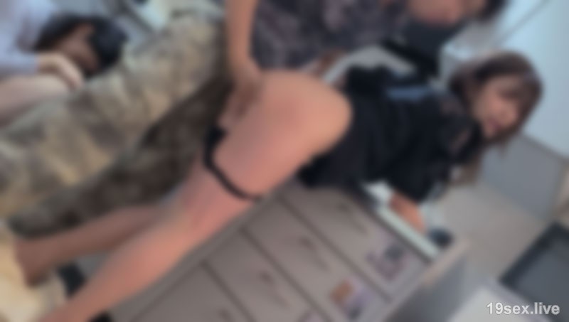 fc2-ppv 3300466 【个人】友情中最大的背叛。抓个妈妈朋友...最后给制裁 {-视频截图-2