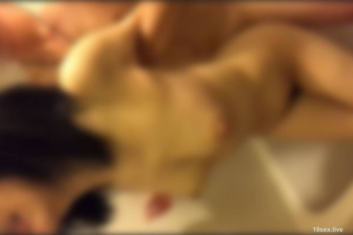 fc2-ppv 4607596 *数量有限1930年，→390pt * [奇闻趣事] [射精]我在浴室里洗了一个丰满的已婚妇女。{-视频截图-2