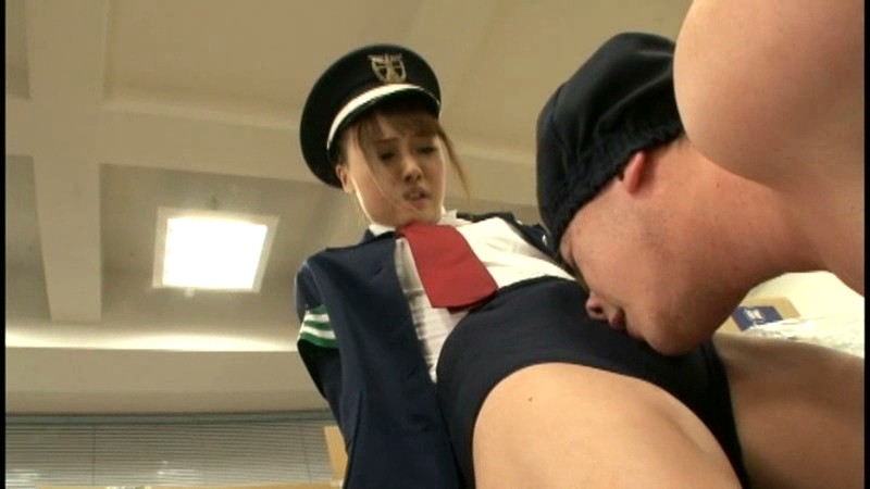 DVDES-413 上衣是制服，下装是灯笼裤 SP Estrus 灯笼裤 ver.-视频截图-14