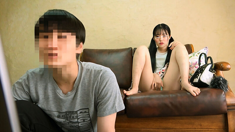 FTHTD-092 〜与我的童年朋友一起观看AV〜即使女人看着AV并自然到达裤子时也会感到兴奋！？她在摩擦身体并迅速接近她的同时自慰！呢呢-视频截图-8