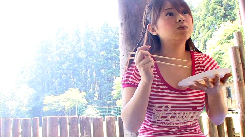 IENE-194 公园吃春药香草烤肉，超级壹岐抽风上瘾的妹子蓝天下也操！-视频截图-4