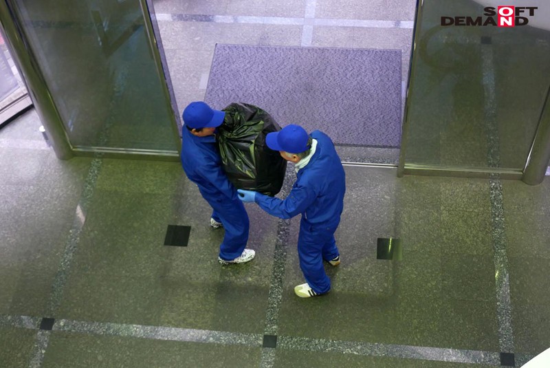 SDDE-581 真的有能让时间停止的男人！ ~ 对公司不满的女性，都被侵犯了！高压女主管/认真的应届毕业生/受男人欢迎的OL被打出来了！母鸡-视频截图-12