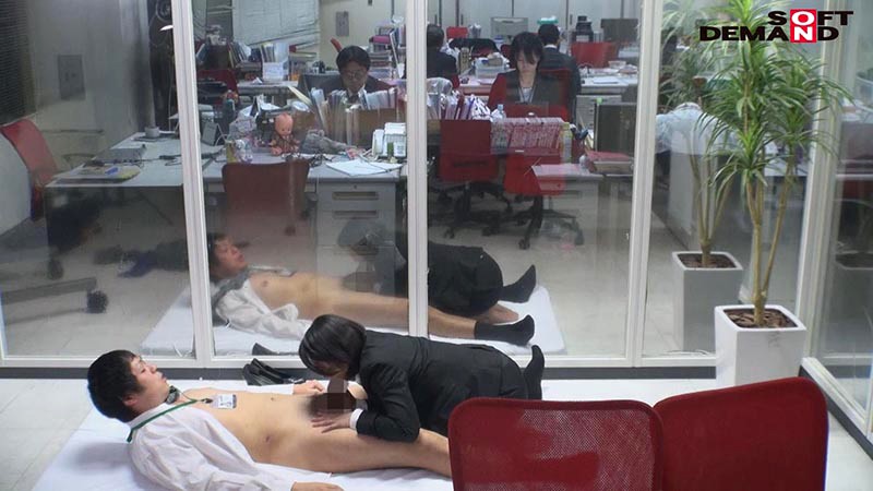 SDJS-055 SOD女社员暗中向年轻男社员中出并发生逆NTR社内情侣（心）3年入广告部绫濑麻衣子47岁-视频截图-7