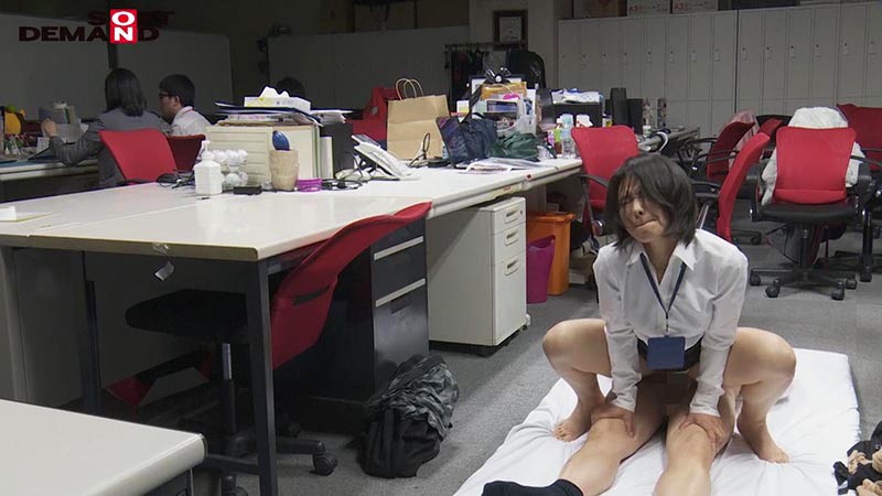 SDJS-055 SOD女社员暗中向年轻男社员中出并发生逆NTR社内情侣（心）3年入广告部绫濑麻衣子47岁-视频截图-17