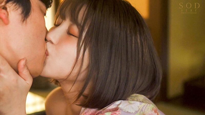 STARS-882 【说到夏天，泳装！ SODstar全比基尼祭】「今天可能会被前辈吃掉……」憧憬的前辈和处女变身赛夫勒和由衣麻郎的混浴温泉之旅-视频截图-10