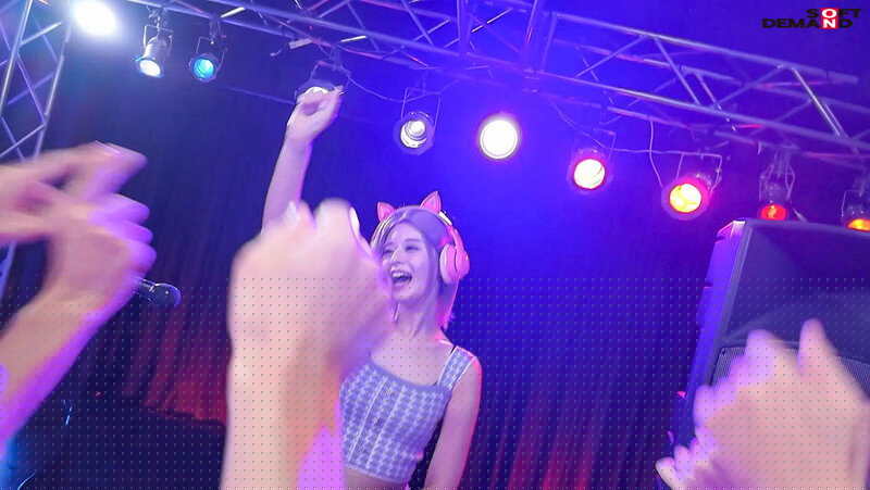 SUWK-014 SNS上很棒的火焰！？被粉丝摩擦的金发美女DJ的性爱视频太危险了，已经成为一个问题。Tsukino Luna-视频截图-15