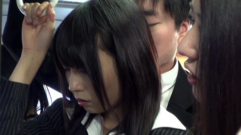 SW-318 通勤巴士上挤满了人，眼前还有很多穿着黑色连裤袜的上班族！我兴奋得无法自拔，揉了揉我的粗鸡巴，我把它挤回去了 3-视频截图-5