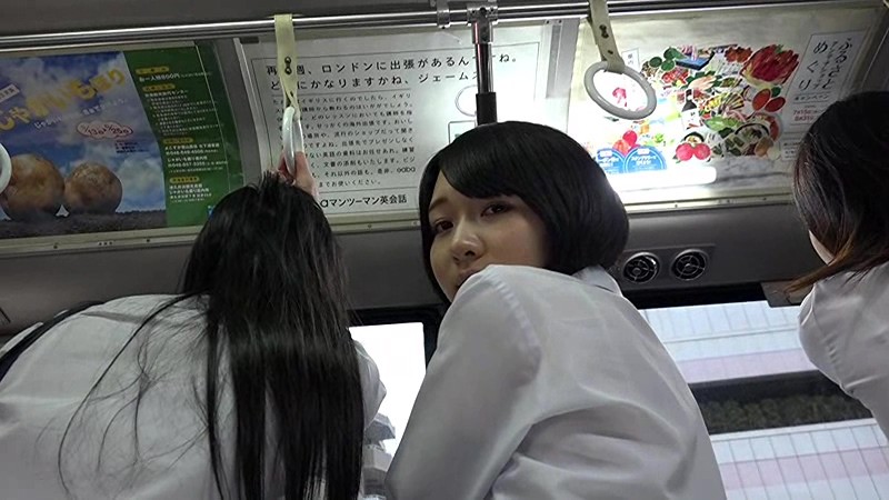 SW-339 每天早上上班路上看到女学生的内裤照片时，看到的女孩害羞地揪着裙子瞪着我。-视频截图-8