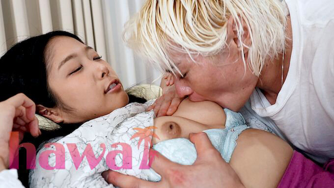 WAWA-032 她在一个湿的，皮肤的美丽女孩中暨，并做过奶油性爱！Maeno Nana-视频截图-4