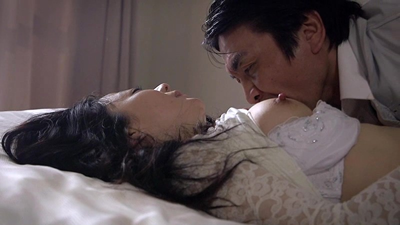 BNSPS-407 新拍短篇4妻子在丈夫身边拿着陌生人的棍子疯了-视频截图-7