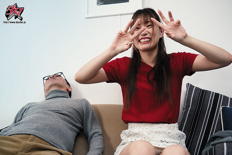 DASD-824 Akari Miya 中的附身叔叔接管了一个皮肤白皙的苗条女孩，并与男友发生性关系。-视频截图-6