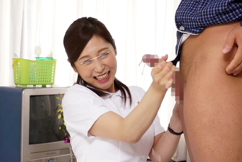 DVDMS-063 一般男女监视AV 与在医院工作的护士交涉强奸！ “如果你在期限内射精所有 5 只处女鸡巴，100 万日元！”你为什么不试试呢？好心护士工作期间连续给住院男病人肉棒打手枪！-视频截图-5