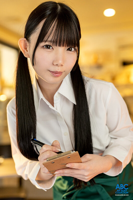 FOCS-243 一个狡猾，可爱，美丽的咖啡馆员工引诱了她的理由，因为她凝视着她的乳头而惊呆了！极生气的新闻奶油事件Minami Hinano-视频截图-13