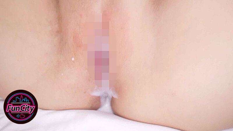 FUNK-025 被巨乳咖啡厅店员无保护胸脯的诱惑控制不住勃起，每天都会被要求射精…… Misono Suwon-视频截图-12