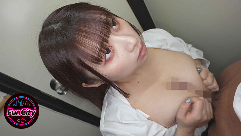 FUNK-025 被巨乳咖啡厅店员无保护胸脯的诱惑控制不住勃起，每天都会被要求射精…… Misono Suwon-视频截图-5