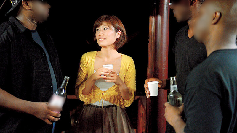 MBMA-078 “我想毕竟这很大”“也许你有点兴趣”一个被黑人捡起的成熟女人对她的大家伙非常感兴趣。她的公鸡比您想象的要深，像她疯了。 12个业余成熟的女性，她与黑鸡巴高潮4小时SP4-视频截图-18