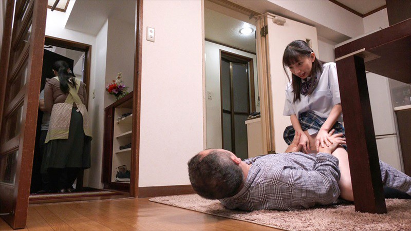 VRTM-499 “想看我的内裤对不对？”脸色清爽的新妹子挑衅，马上操！躲在娘身后，心念念念的公公！我多次要求阴道射精！ 3个-视频截图-13