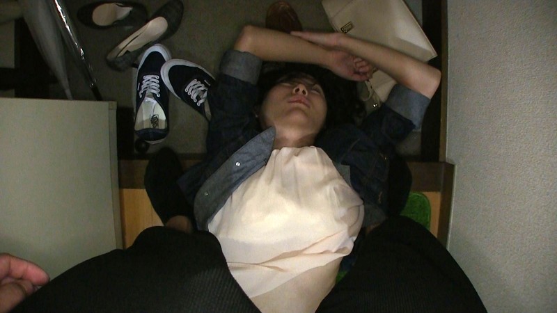 ISKF-011 醉酒×不省人事的孩子在征婚网站认识的上班族【麦卡】和专业学生【毛】在打工的酒会上喝醉了FANZA限定配送-视频截图-2