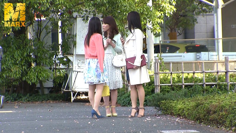 MRXD-045 想用酒精的力量发生性关系的男人让一个没有性行为的已婚妇女对她的丈夫感到沮丧并喝醉并扔掉它！-视频截图-8