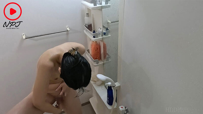 NPJS-179 经过精心挑选的讨价还价视频集，这些视频从被捕的偷窥狂菜的硬盘泄漏出来。-视频截图-4