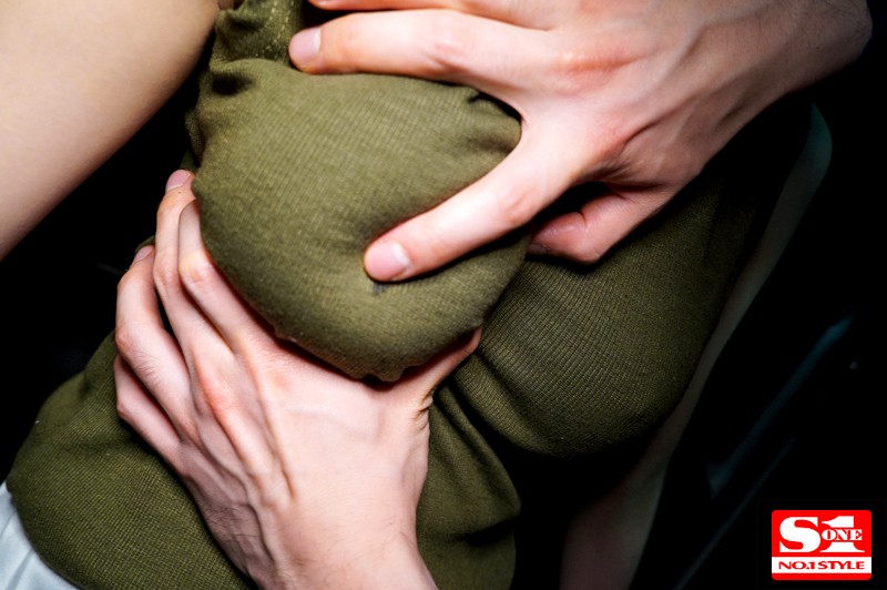 SNIS-678 衣着巨乳不自觉挑逗男人樱井绫-视频截图-3