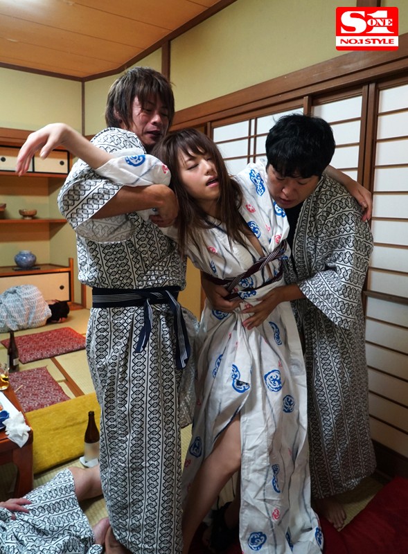 SNIS-861 舒适巴士之旅NTR 在妻子的陪伴下抑郁勃起旅游视频吉泽明穗-视频截图-1