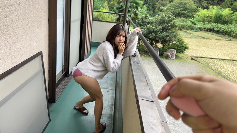 SORA-603 艾亚（Aya），当她在偏远的双bi上时，她陷入了舌头之吻，在她的内部喷出，正在抽搐。在户外约会，她用摇晃的奶油性爱亲吻偏远的双性恋。 konaumi aya-视频截图-4