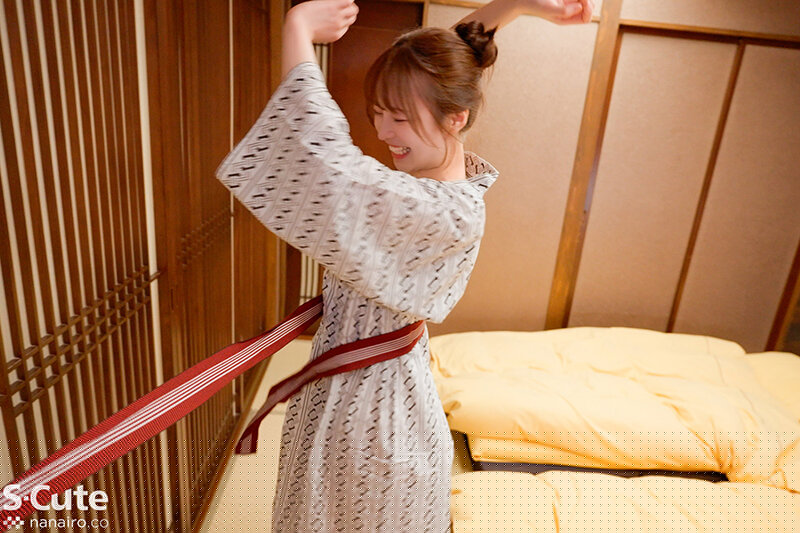 SQTE-614 周末和她在一起。我想永远保持联系，从早上到晚上的性爱旅行-视频截图-13